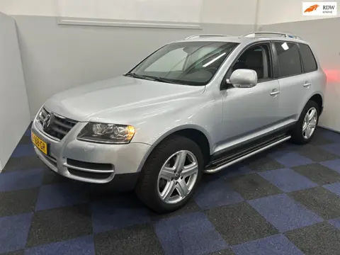 Volkswagen Touareg 3.0 V6 TDI Highline / SUPER NETJES / RIJDT SCHAKELT TOP / DEALER ONDERHOUDEN