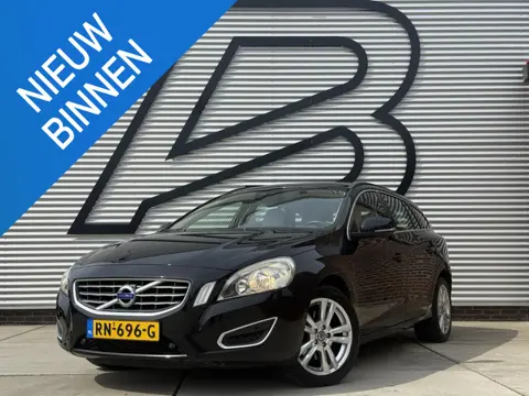 Volvo V60 2.0 D3 Summum 1e Eigenaar|Navi|Trekhaak|PDC V+A|Leder|Stoelverw|Clima|Cruise|D-riem vv in 