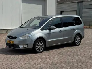 Ford Galaxy 2.0-16V Ghia 7-persoons
