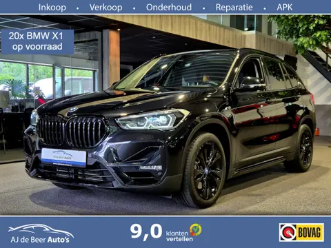 BMW X1 xDrive25e High Executive Sportline | Black Edition | Panorama | Trekhaak | Camera | Stoelverw