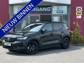 Volvo XC40 | ALL BLACK | 19' zwart | AppleCarPlay | 1500kg trekgewicht Recharge Plus