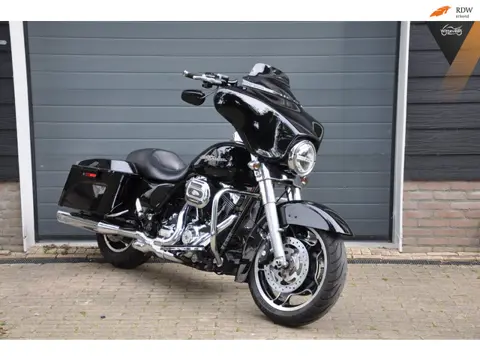 Harley Davidson FLHX Street Glide 103