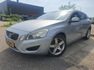 Volvo V60 2.4 D6 AWD Pl.i Sum. (bj 2013, automaat)