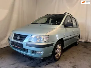Hyundai Matrix 1.6i Silver Edition - Schade