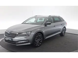 Škoda Superb Combi 1.4 TSI iV Laurin & Klement (bj 2023)