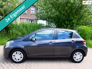 Toyota Yaris 1.3 VVT-i 100pk 2e eigenaar 5-deurs Airco Navi Trekhaak Degelijk