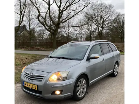 Toyota Avansis 2.0 D-4D Luna Business (bj 2009)