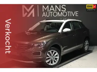Volkswagen T-Roc 1.5 TSI / PANODAK / BOVAG / CAMERA / CARPLAY / STUUR+STOELVERW