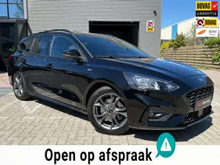 Ford Focus Wagon 1.0 EcoBoost ST Line Automaat Weinig KM