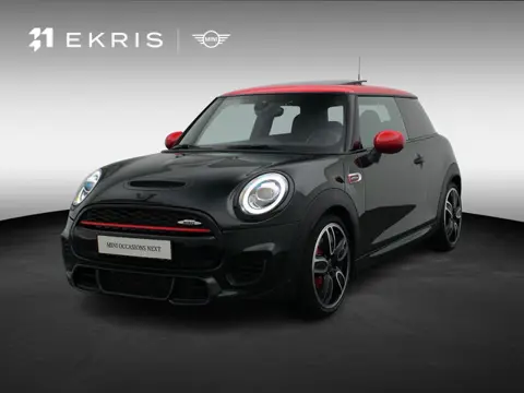 MINI 3-Deurs John Cooper Works Serious Business + Comfort Access + 	Achteruitrijcamera + 	Glazen pan
