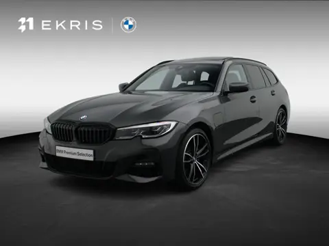BMW 3 Serie Touring 320e High Executive | M Sportpakket | SoH 90% | Trekhaak | Panoramadak | Laserli