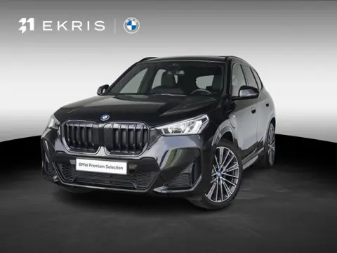 BMW X1 xDrive25e SoH 98% | M Sportpakket | Travel Pack | Achteruitrijcamera | Panoramadak | Trekhaak