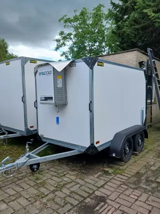 gesloten aanhangwagen frigo