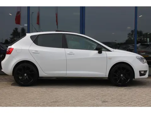 SEAT Ibiza 1.0 EcoTSI FR Connect PANORAMADAK CARPLAY XENON