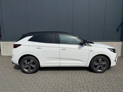 Opel GRANDLAND 1.6 Turbo Plug-In Hybrid 4x4 GSe Automaat 300PK