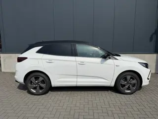 Opel GRANDLAND 1.6 Turbo Plug-In Hybrid 4x4 GSe Automaat 300PK
