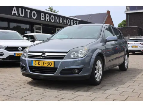 Opel Astra 1.6 AUT I AIRCO I 16 INCH (bj 2004)