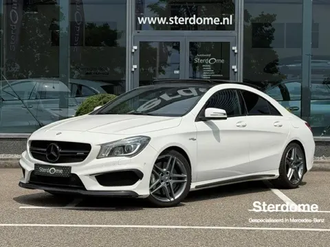 Mercedes-Benz CLA-Klasse AMG 45 4MATIC l 361 PK l Dealer onderhouden l Panoramadak l Performance sto
