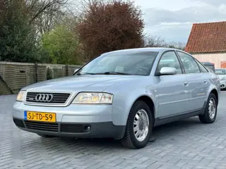 Audi A6 Limousine 2.4 5V quattro Advance