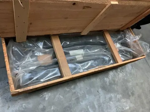 Toyota Toyota 58801-22702-71 Roller sub-assy, battery stand Toyota 58801-22702-71 Roller sub-assy, b