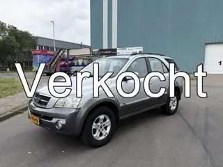 Kia Sorento 2.4i EX 4X4 140 PK. Airco werkt goed !!! Mooie auto voor de EXPORT !!