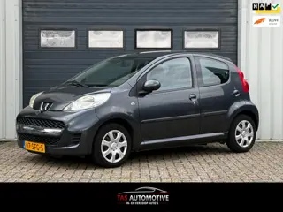 Peugeot 107 1.0-12V XS 5-deurs 1e EIG / AIRCO / 31.987 KM