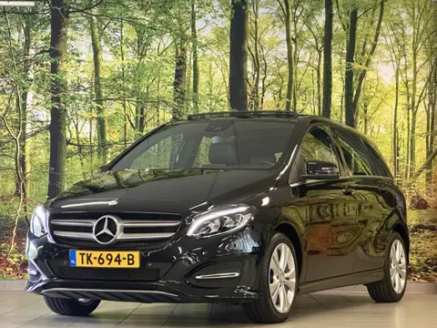 Mercedes-Benz B-Klasse 180 Prestige | Panoramadak | Cruise Control | Parkeersensoren | Stoelverwarmi