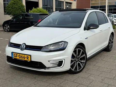 Volkswagen Golf 1.4 TSI GTE l PANO