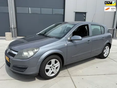 Opel Astra 1.6 Business nette auto nieuwe banden