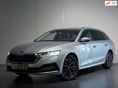 Skoda Octavia Combi 1.5 TSI First Edition /Clima/ACC/Virtual/Camera/LED/Keyless/CarPlay/Sfeer/NAVI/L