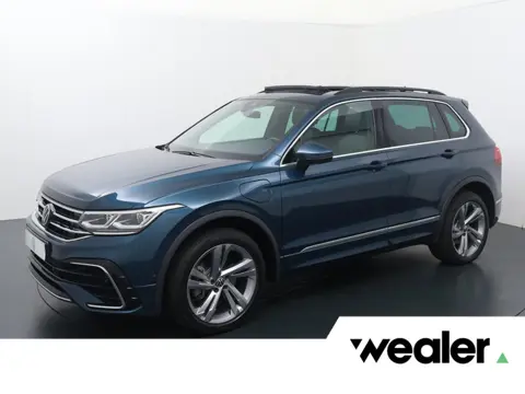 Volkswagen Tiguan 1.4 TSI eHybrid R-Line Business+ | 245 PK | SoH 91% | Trekhaak wegklapbaar | Adapt