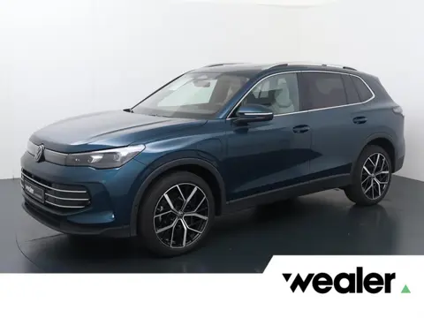 Volkswagen Tiguan 1.5 eHybrid Life Edition | 204 PK | SoH 97% | Trekhaak | Panoramadak | Matrix LED 