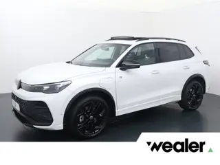 Volkswagen Tiguan 1.5 eHybrid R-Line Edition | 272 PK | SoH 100% | Trekhaak wegklapbaar | Adaptive C