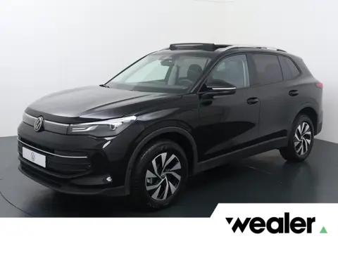 Volkswagen Tiguan 1.5 eHybrid Life Edition | 204 PK | SoH 99% | Trekhaak wegklapbaar | Panoramadak |