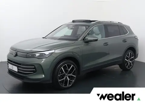Volkswagen Tiguan 1.5 eHybrid Life Edition | 204 PK | SoH 100% |  Trekhaak | Panoramadak | Matrix LE