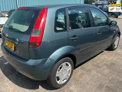 Ford Fiesta 1.4-16V Ghia rijdt super AIRCO km 161xxx