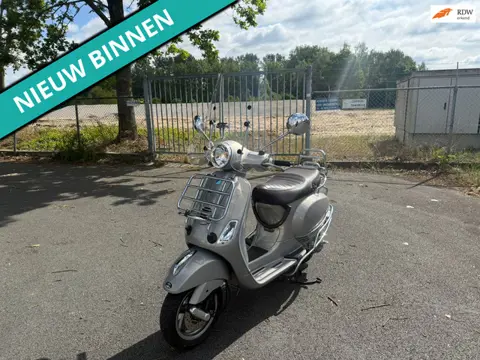 Vespa Snorscooter LX 4T NETTE SCOOTER RIJDT PERFECT