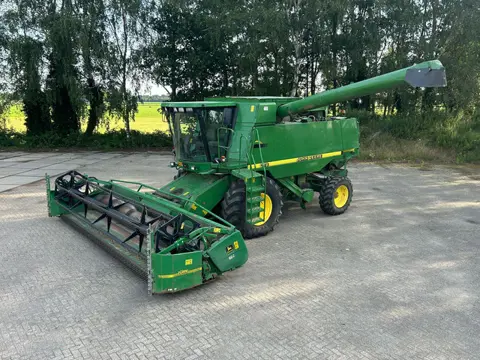John Deere CTS COMBINE AIRCO maaibord NL MACHINE (bj 2000)