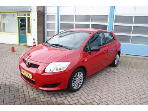 Toyota Auris 1.4-16V Terra