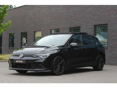 Volkswagen Golf 1.5 eTSI R-Line pano / IQ light