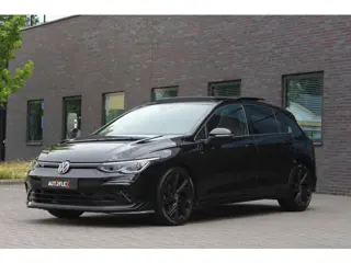 Volkswagen Golf 1.5 eTSI R-Line pano / IQ light