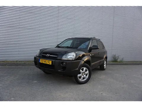 Hyundai Tucson 2.7i V6 4WD Style AUTOMAAT - Climate / Cruise / Leder / Stoelverw. / Trekhaak / Lm ve