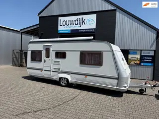 LMC Dominant 520 E ’06 (Mover, Enkele Bedden, Rondzit)
