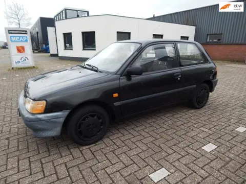 Toyota Starlet 1.3i 12V APK 10 - 2027 !! -- VASTE PRIJS !!--
