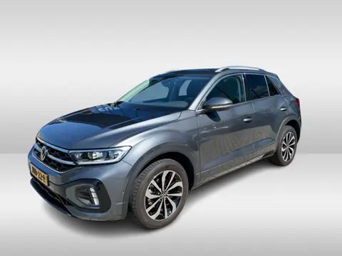 Volkswagen T-Roc 1.5 TSI R-Line Business / Trekhaak / Camera / CarPlay / Keyless / Getint glas / 17'