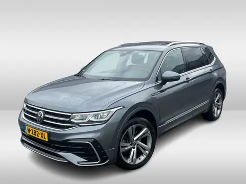 Volkswagen Tiguan Allspace 1.5 TSI R-Line Business+ 7p. / Trekhaak / Panoramadak / Camera / CarPlay 
