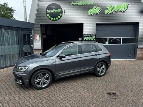 Volkswagen Tiguan 1.4 TSI eHybrid R-Line Business+ Niet de goedkoopste, maar wel bomvol met opties.