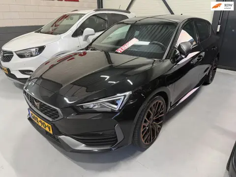 Cupra LEON 1.4 e-Hybrid VZ Adrenaline|Carplay|Hybrid|Camera|stuur+stoelvw|volledig onderhouden.all-i