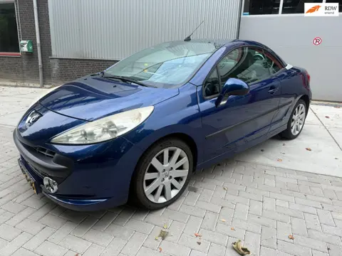 Peugeot 207 CC 1.6 VTi Féline