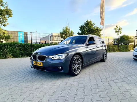 BMW 3-serie Touring 2.0 316d Luxury Line